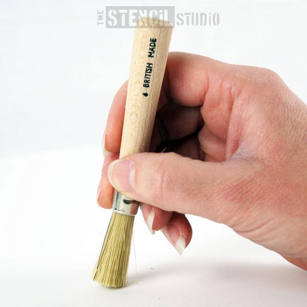 Schablonierpinsel No. 4 -- The Stencil Studio