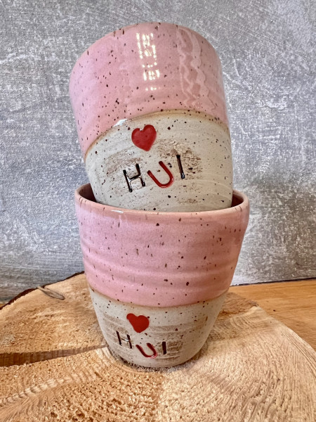 Handgefertigte Keramikbecher mit Aufdruck